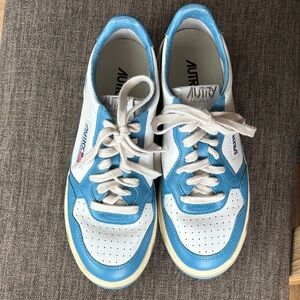 Autry Women's Blue and White Sneakers